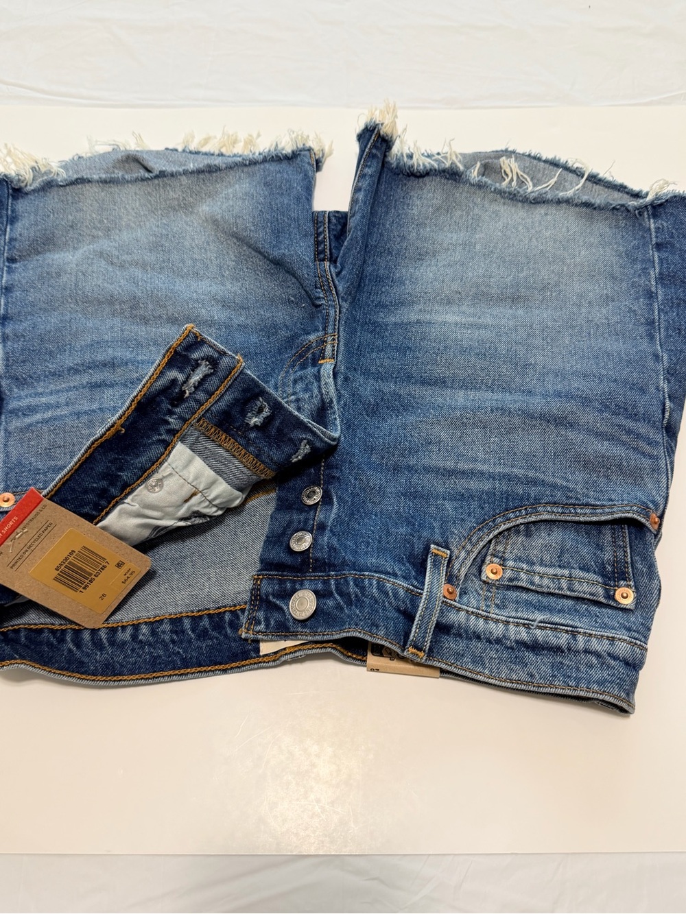 Levi’s Women’s 501 Mid-Thigh Shorts Size 28 Blue Denim High Rise NWT - Picture 16 of 16